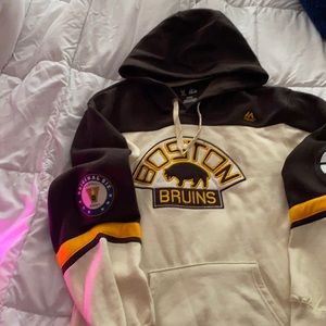 Men’s Boston Bruins hoodie